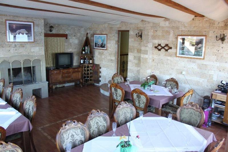 Hotel Anderba Крашичі Екстер'єр фото